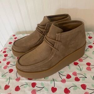 Women’s Tan Suede Platform Shoes